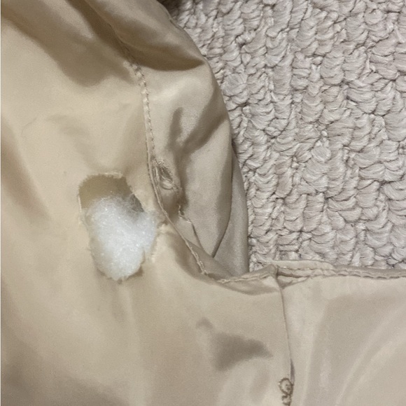 Beige vest - Picture 3 of 3